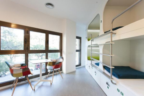 Отель Dream Cube Hostel  Барселона